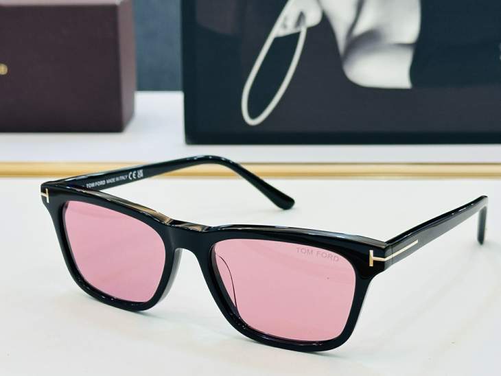 Picture of Tom Ford Sunglasses _SKUfw76017567fw